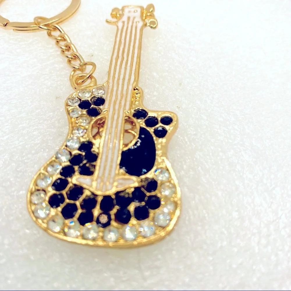 NWT Purse charm key holder Guitar Crystal in black and white